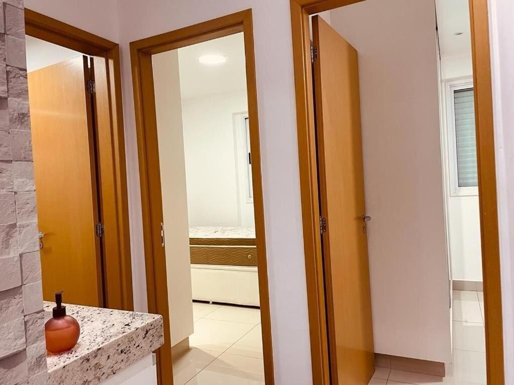2 Qts.| 4 Hosp. | Ao Lado Do Goiania Shopping Apartment Exterior foto